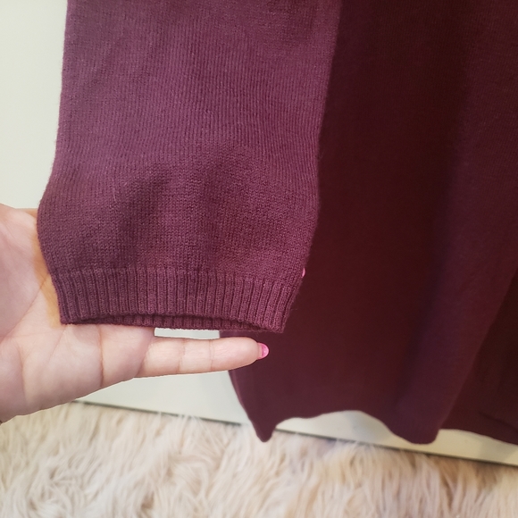 Sweatter - Picture 3 of 6